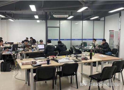 家用閑置電腦掛機實現日入500+的軟件研發路徑解析